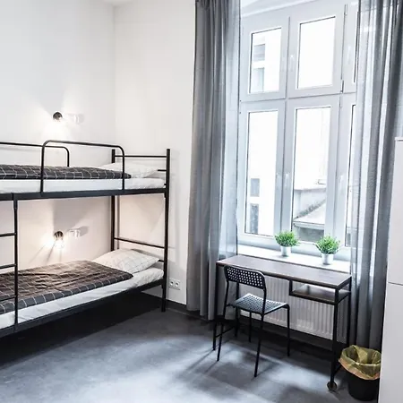 Chopin Host Hostel *